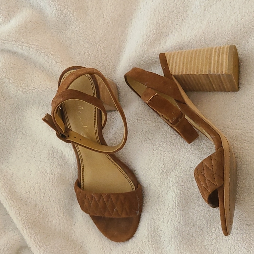 Splendid brown suede stacked heels